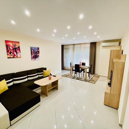 Becentral! By Rv Apartments Varna Extérieur photo