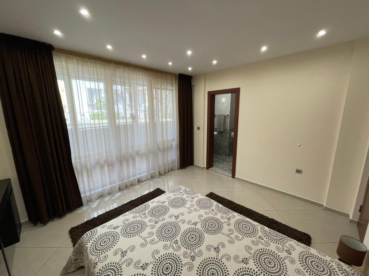 Becentral! By Rv Apartments Varna Extérieur photo