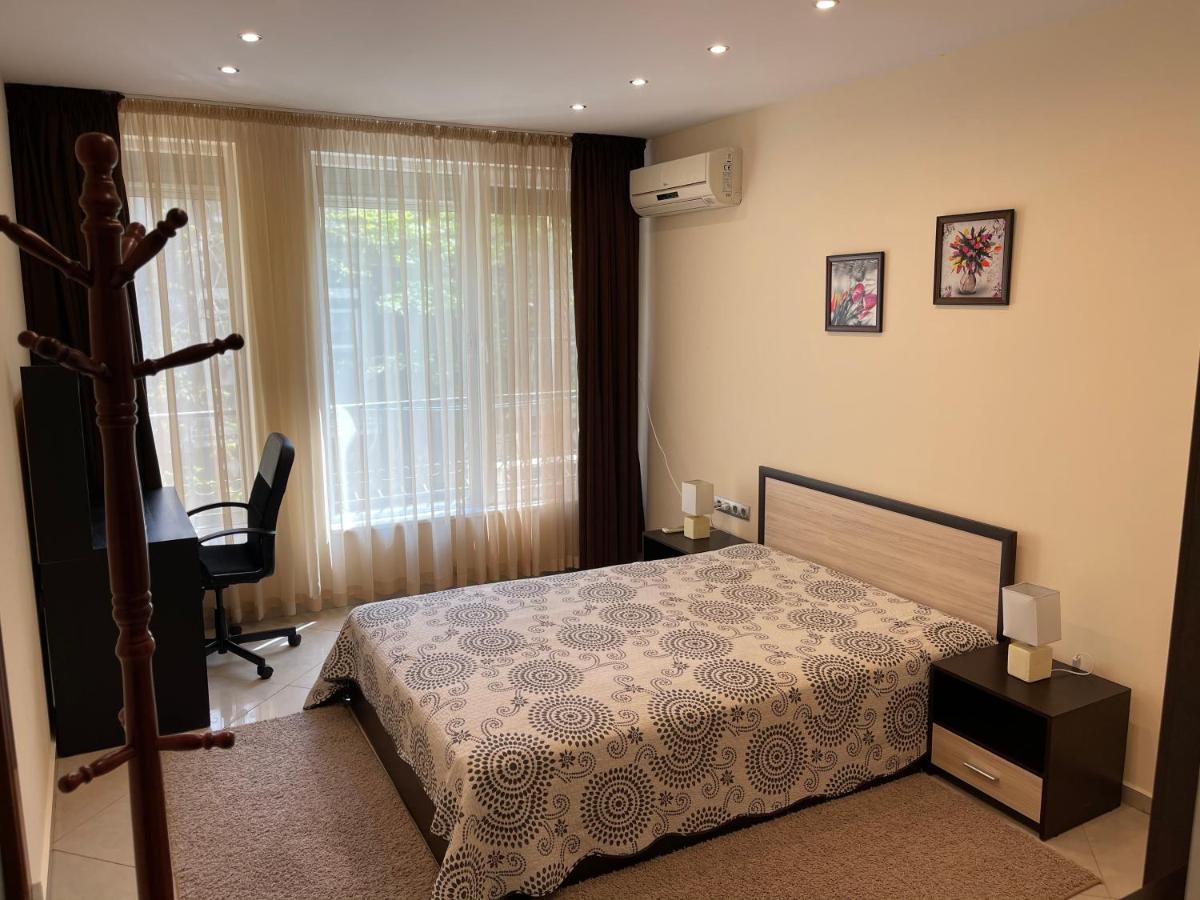 Becentral! By Rv Apartments Varna Extérieur photo
